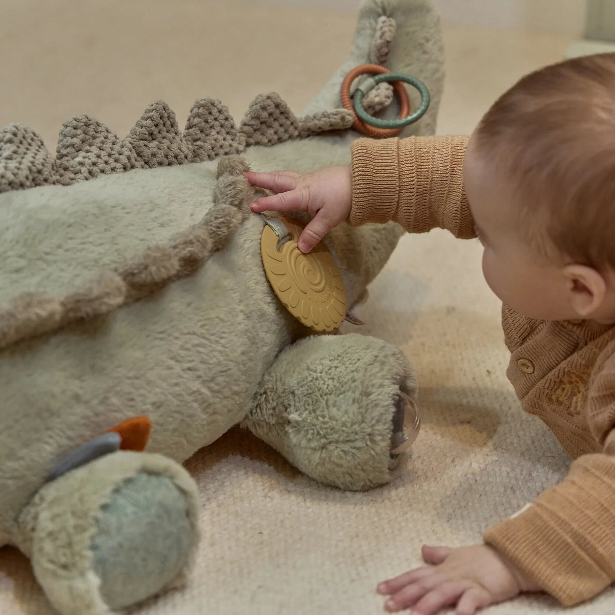 Little Dutch tummy time knuffel krokodil XL van 93 cm, Safari Friends bij De Gele Flamingo.
