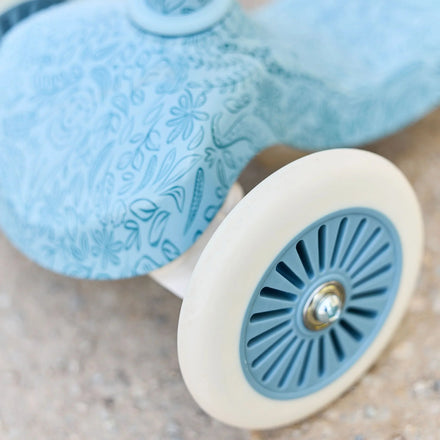 Little Dutch Step 3-wieler Blauw Safari Dreams draagt tot 50 kg, gekozen door De Gele Flamingo