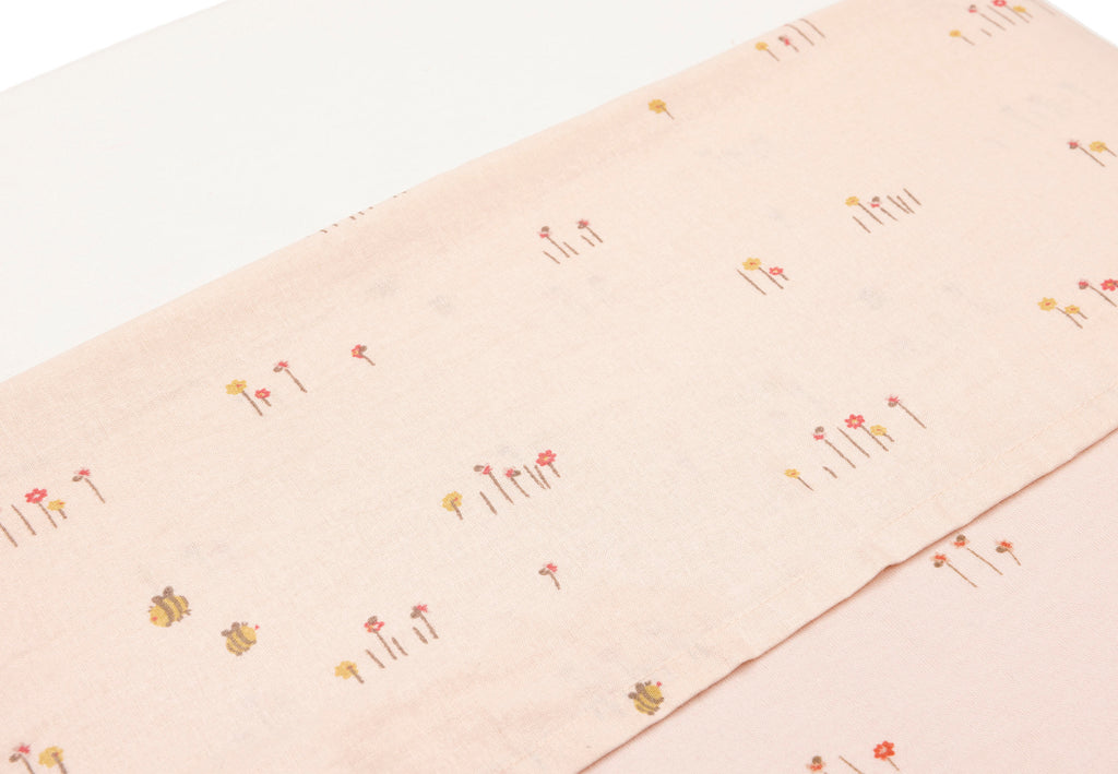 Jollein laken voor de wieg 75x100 cm met Pretty Picnic print, verkrijgbaar bij De Gele Flamingo.