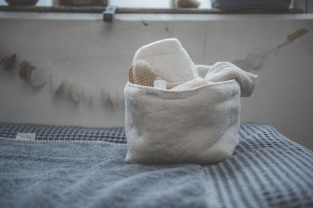 Koeka Commodemandje Malmo Pebble van De Gele Flamingo, ideaal voor luiers en verzorgingsproducten binnen handbereik