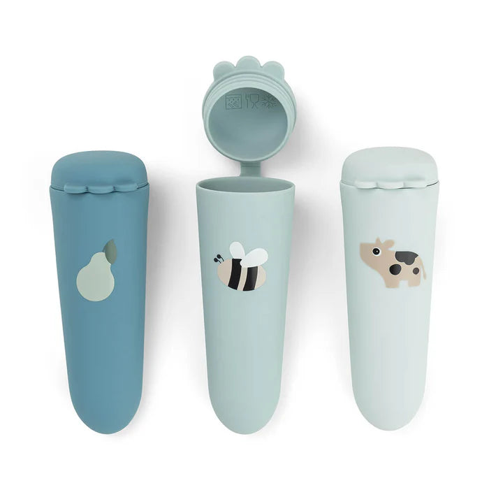 Done By Deer Silicone Ice Pops Tiny Farm Blue, set van 3 ijsvormen, verkrijgbaar bij De Gele Flamingo.