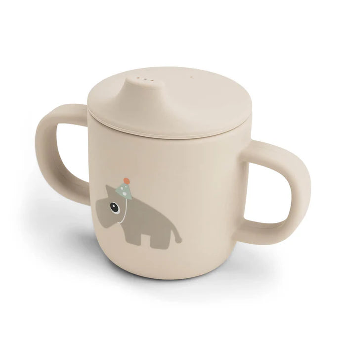 Done By Deer Silicone Tuitbeker Celebration Sand in zandtint, online bij De Gele Flamingo.