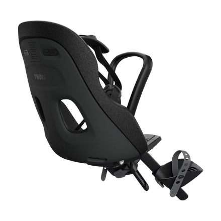 Thule Yepp Nexxt 2 Mini in zwart met magnetische kindveilige gesp en 5 puntsgordel voor veilig fietsen.