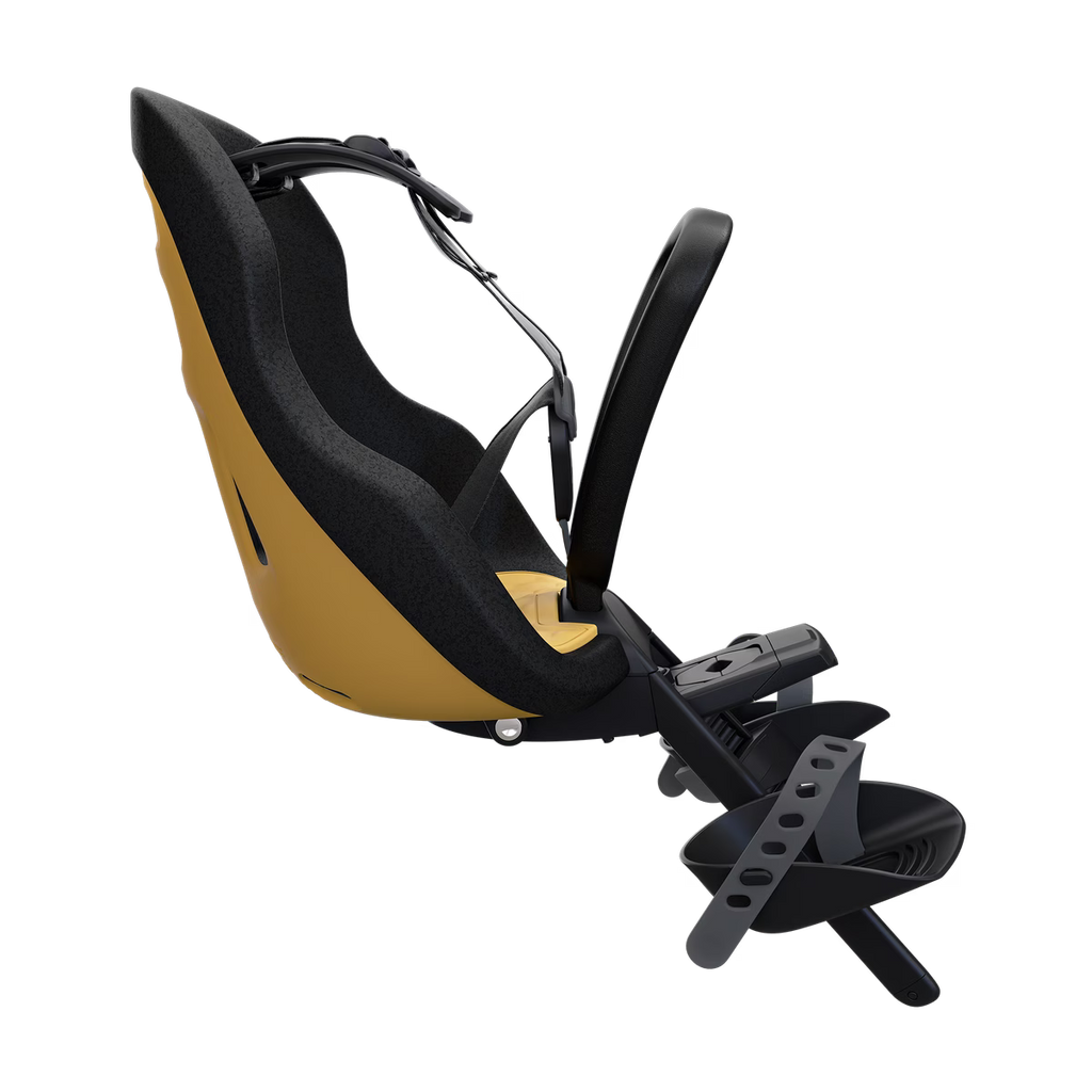 Thule Yepp Nexxt 2 Mini Burnished Yellow met 5-puntsgordel, te koop bij De Gele Flamingo