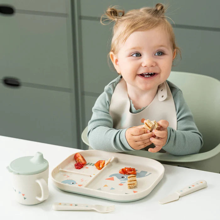 Done By Deer Bordje met Vakjes Celebration Sand houdt smaken gescheiden, De Gele Flamingo.