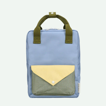 Sticky Lemon rugzak medium Envelope in Cloud Blue, 23.5 x 13 x 32 cm, bij De Gele Flamingo