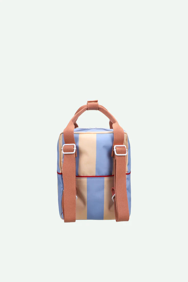 Sticky Lemon rugzak klein Envelope in Stripes Cloud Blue en Twiggy Beige, 20 x 13 x 26 cm, De Gele Flamingo