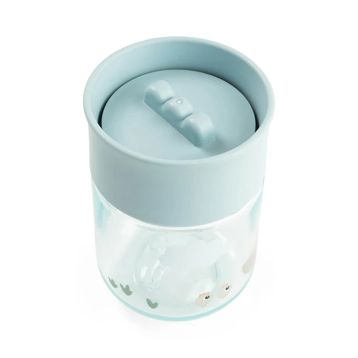 Done By Deer leerbeker 360° Tiny Farm Blue met drinkrand voor slokjes vanaf elke kant, bij De Gele Flamingo