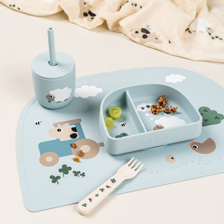 Done By Deer rietjesbeker Tiny Farm Blue met zacht rietje van 13,5 cm, gevonden bij De Gele Flamingo
