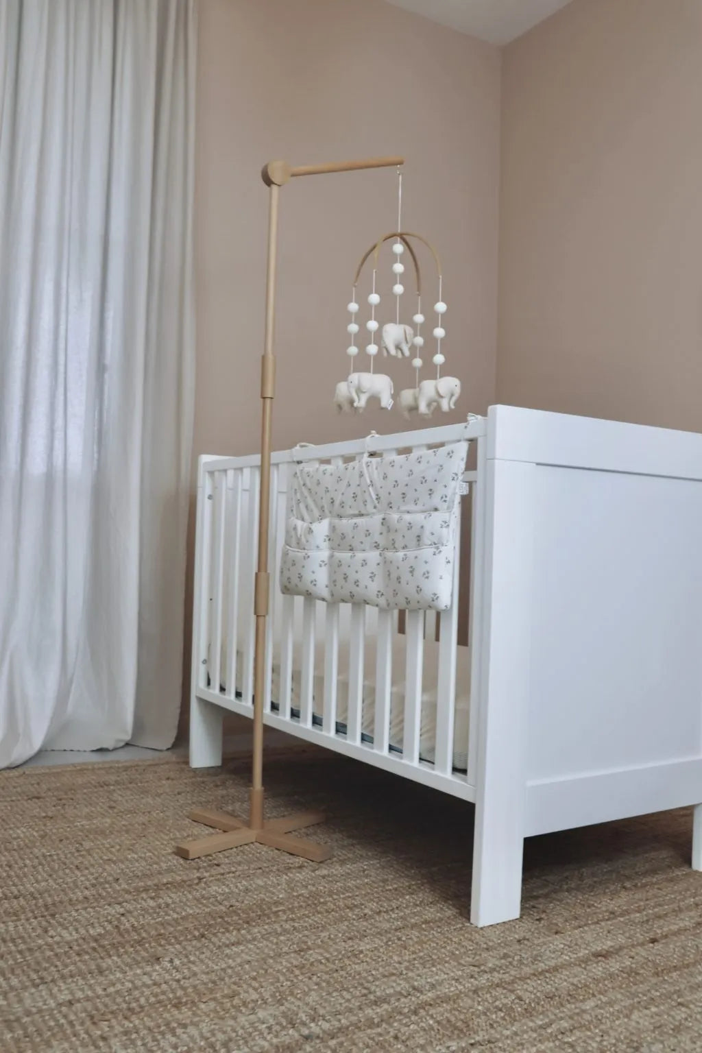* Little Loua Houten Staander Voor Muziekmobiel