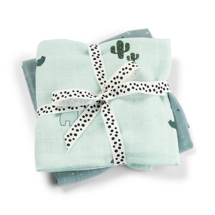 Done By Deer hydrofiele doeken Lalee Blue als omslagdoek voor in de maxi-cosi, gevonden bij De Gele Flamingo.