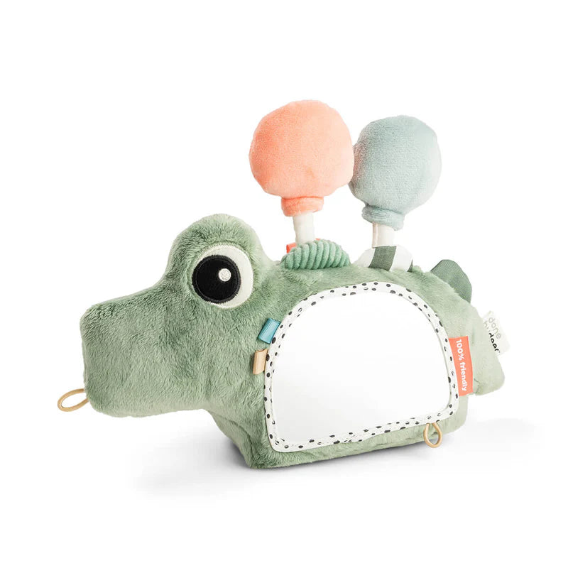 Done By Deer activiteitenspeeltje Croco Green met spiegel voor zelfontdekking, verkrijgbaar bij De Gele Flamingo.