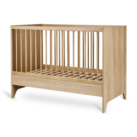 Quax meegroeibed 120x60 cm Tsugi Honey Ash met monochrome look voor de babykamer, selectie van De Gele Flamingo.
