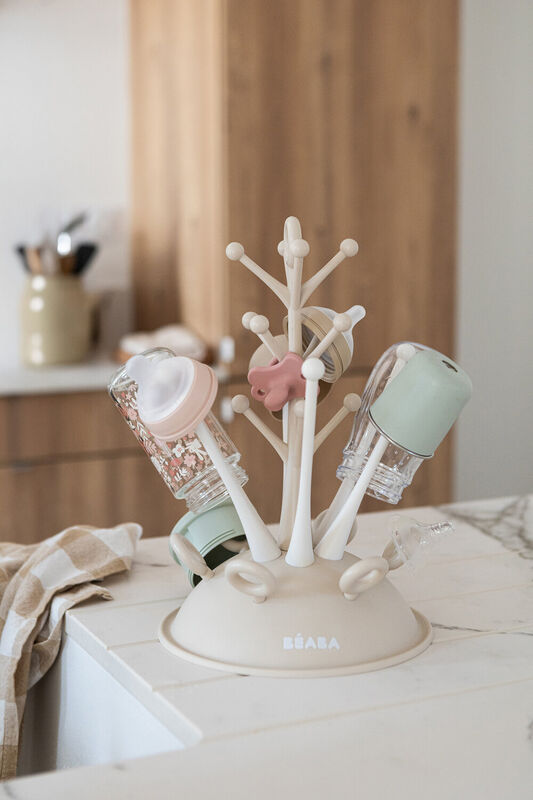 Béaba afdruiprek voor babyflessen in Klei Aarde in boomvorm, bij De Gele Flamingo