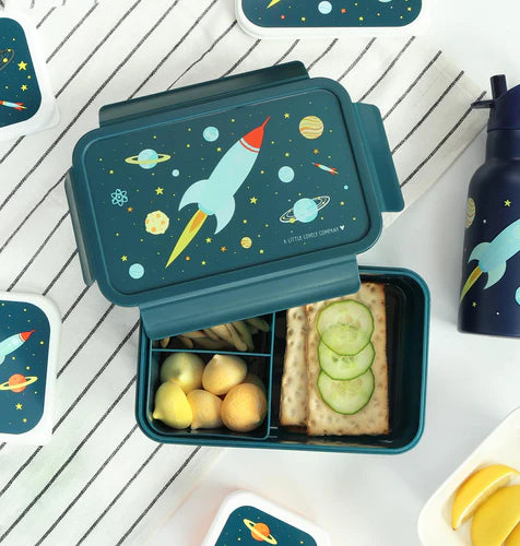 A Little Lovely Company lunch box met verdeelvakjes en Ruimte-print in blauw