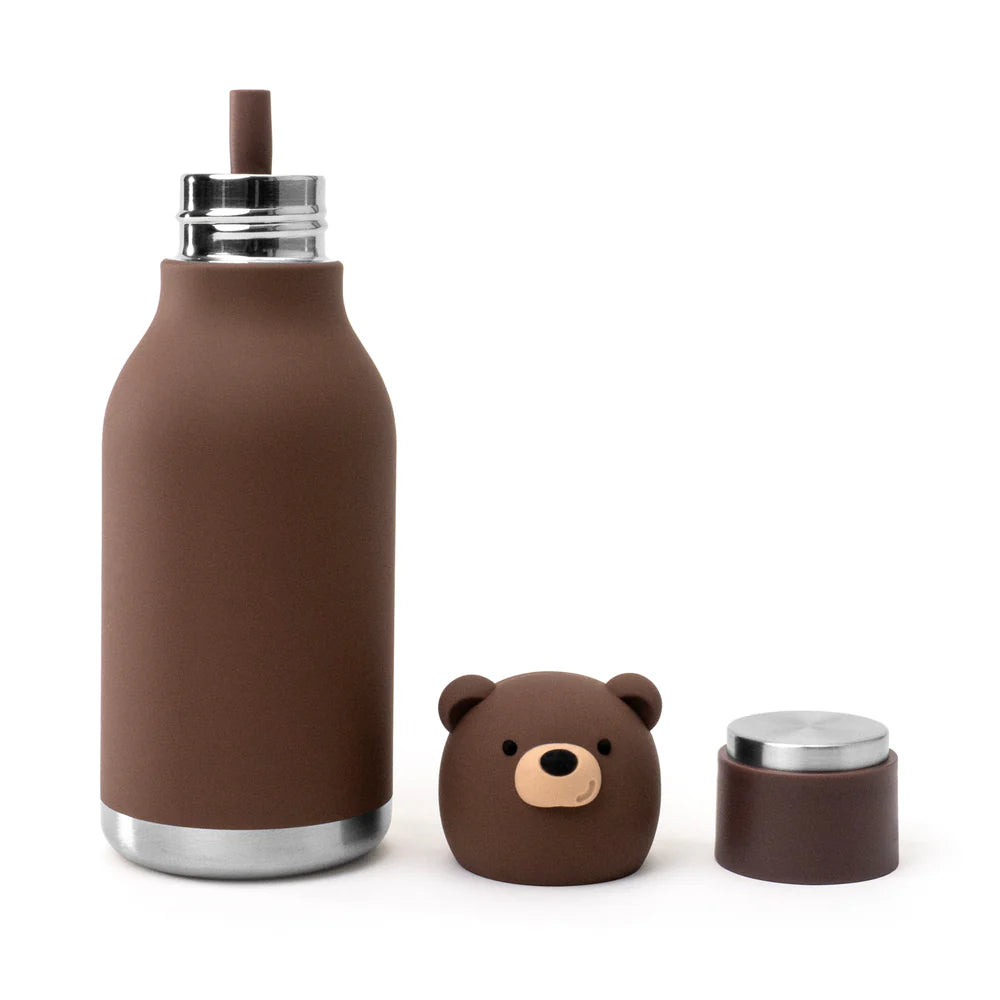 Asobu Bestie Bottle 460 ml in Brown Bear met zachte buitenkant, te koop bij De Gele Flamingo.