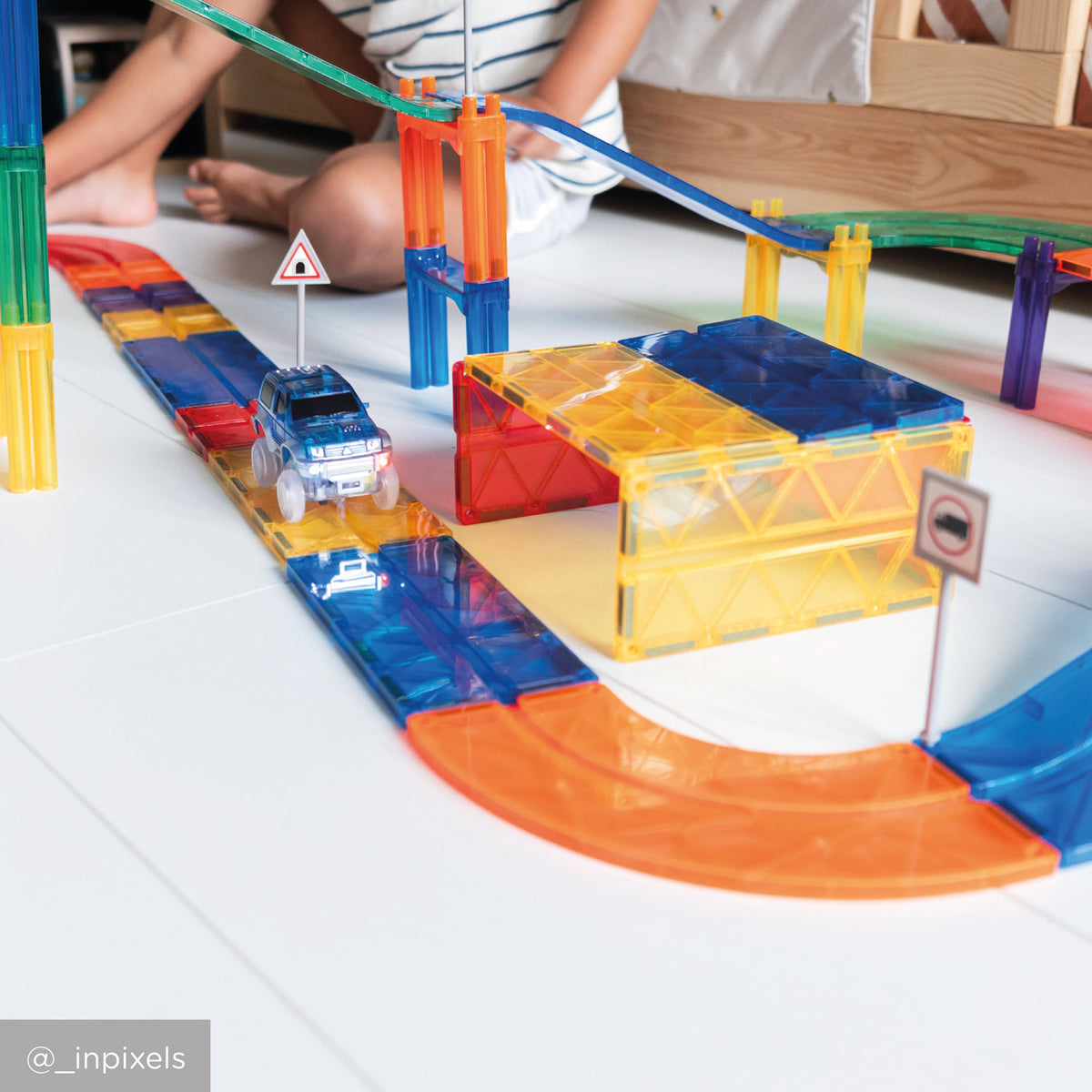 Cleverclixx Race Track Intense magneetbaan felle kleuren - productrender