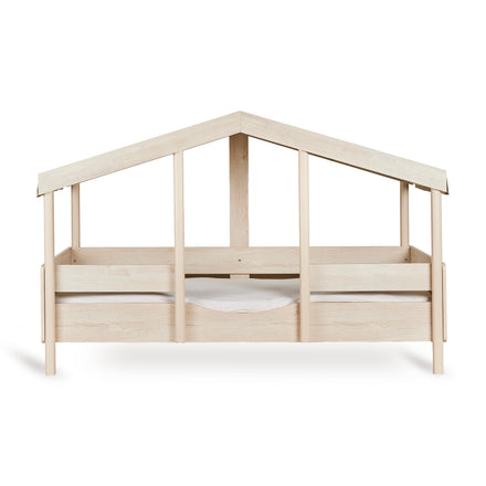 Detail van het houten Quax bedhuisje Montessori in Natural Ash, bij De Gele Flamingo.