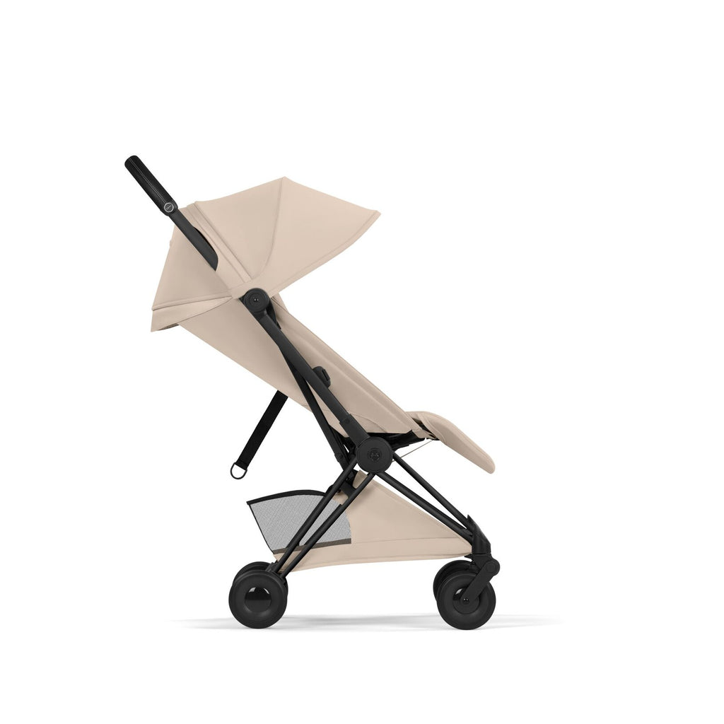 CYBEX Coya plooibuggy Cozy Beige matzwart met ademende mesh-rugleuning, bij De Gele Flamingo