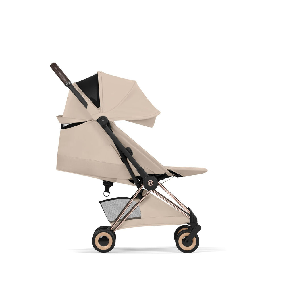 CYBEX Coya plooibuggy Cozy Beige rosegold met one-pull harness voor een hand, De Gele Flamingo