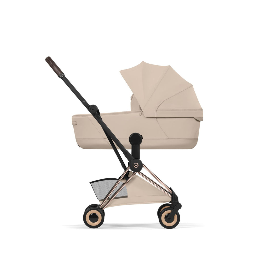 CYBEX Coya plooibuggy Cozy Beige rosegold, ultracompact opgevouwen met draagriem, De Gele Flamingo