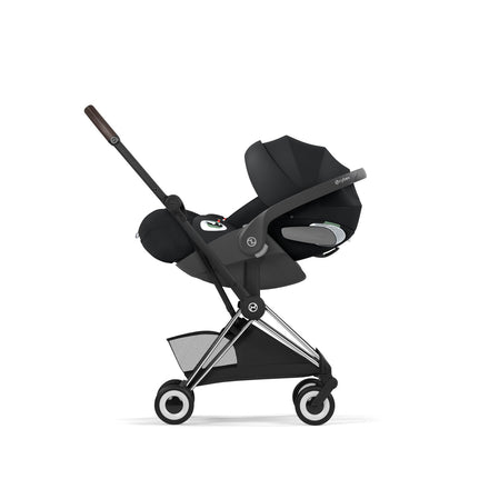 CYBEX Coya plooibuggy Sepia Black chroom met ruime boodschappenmand, bij De Gele Flamingo