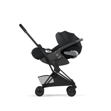 CYBEX Coya plooibuggy Sepia Black matzwart met ruime boodschappenmand, bij De Gele Flamingo