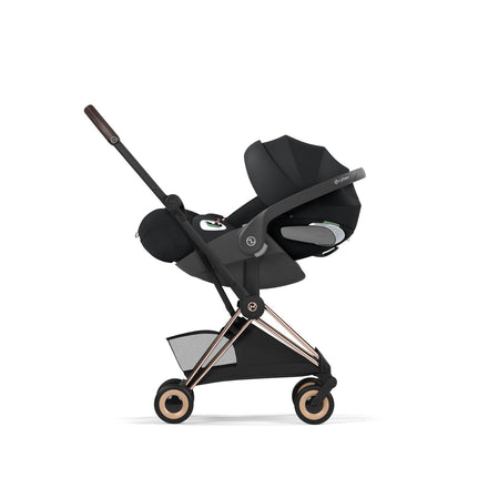 CYBEX Coya plooibuggy Sepia Black rosegold met ruime boodschappenmand, bij De Gele Flamingo