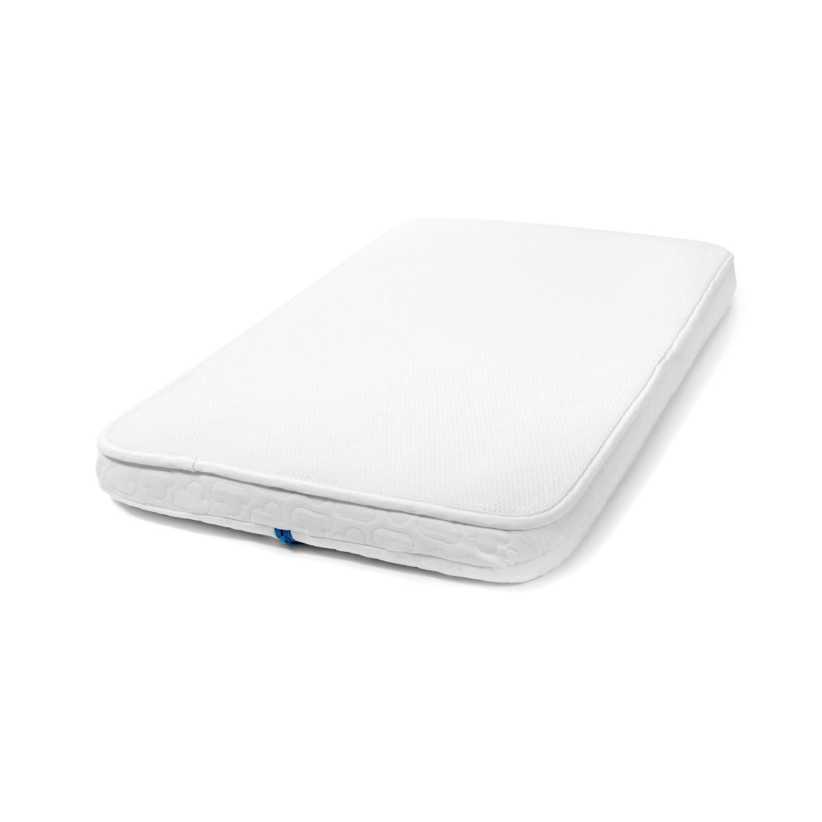 Aerosleep Evolution matraspakket voor wieg en co-sleeper, matras met matrasbeschermer op witte achtergrond
