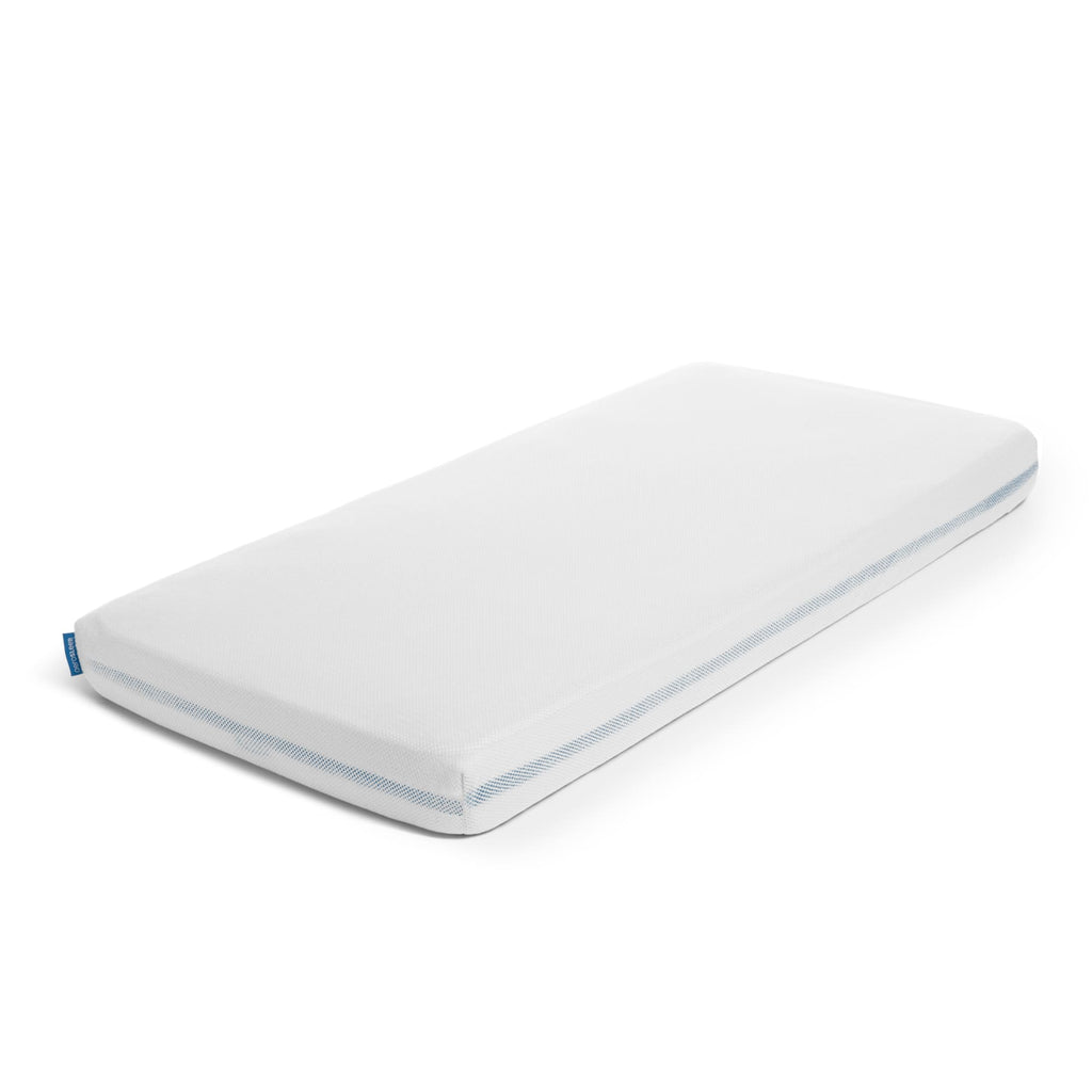 Aerosleep hoeslaken voor eenpersoonsbed wit rond een matras, op witte achtergrond