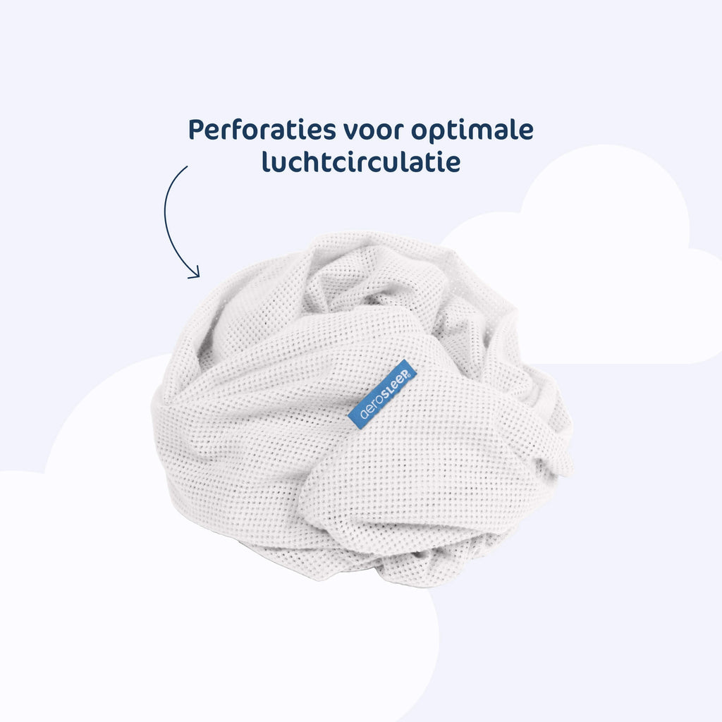Aerosleep hoeslaken voor eenpersoonsbed wit losjes opgevouwen, perforaties voor optimale luchtcirculatie