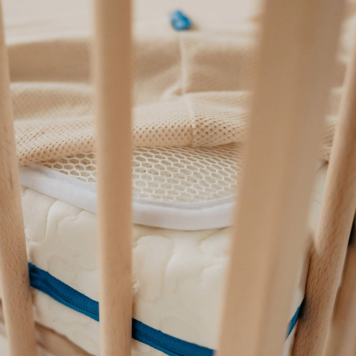 Aerosleep matrasbeschermer voor Sebra bed, wit, op witte achtergrond