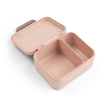 Open lunchdoos Tiny Farm Powder met twee vakjes en snackprikkers