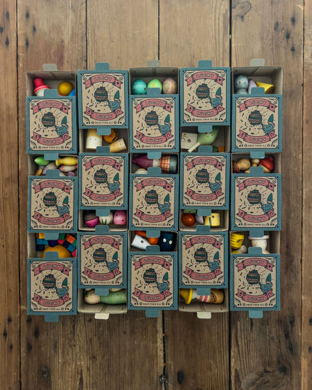 Grapat Lucky Lucky 5th Edition, geopende doosjes met figuurtjes