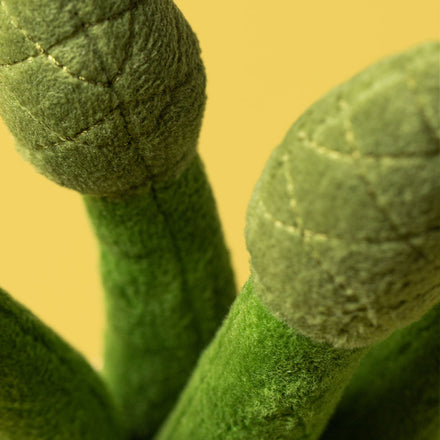 Jellycat Amuseables Asparagus, close-up van de aspergekopjes