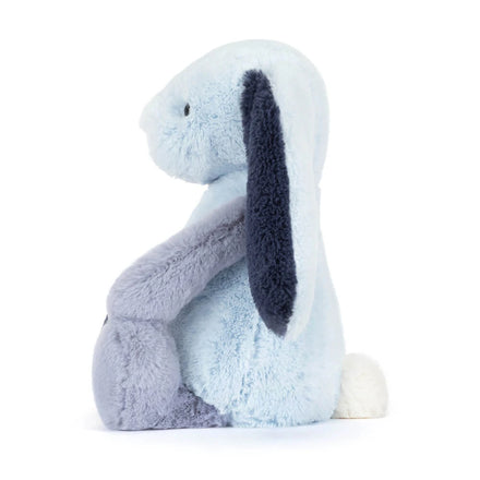 Jellycat Puddlesea Bunny, zijaanzicht met donkerblauwe oorbinnenkant
