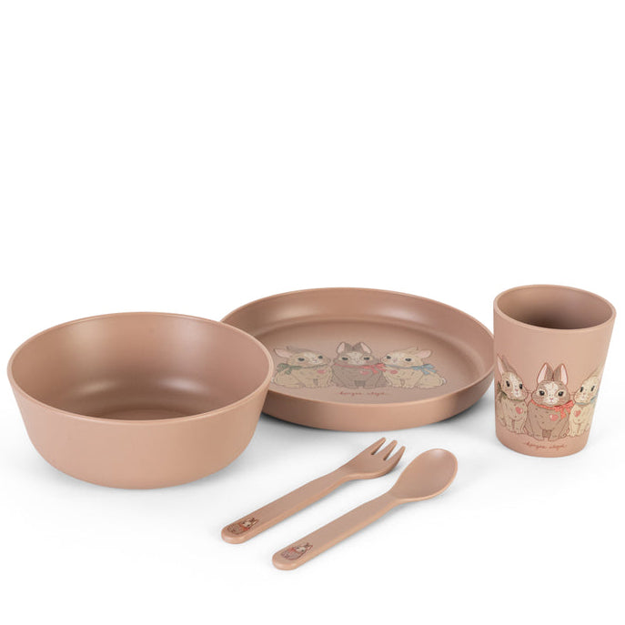 Konges Sløjd Eetset Dinner Set Bunny, eetset op witte achtergrond