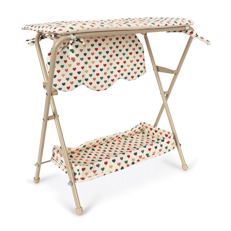 Konges Sløjd Poppencommode Doll Changing Table Coeur Coloré, poppencommode op witte achtergrond