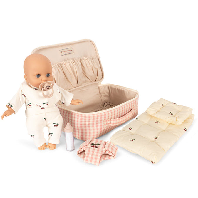 Konges Sløjd Poppenkoffer Baby Doll Nursery Suitcase Pink Check, poppenkoffer op witte achtergrond
