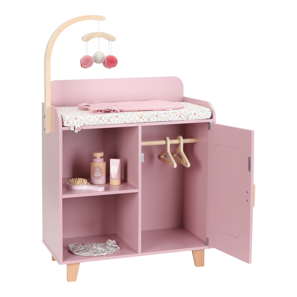 Little Dutch houten poppencommode roze, schuin vooraanzicht met open kastje