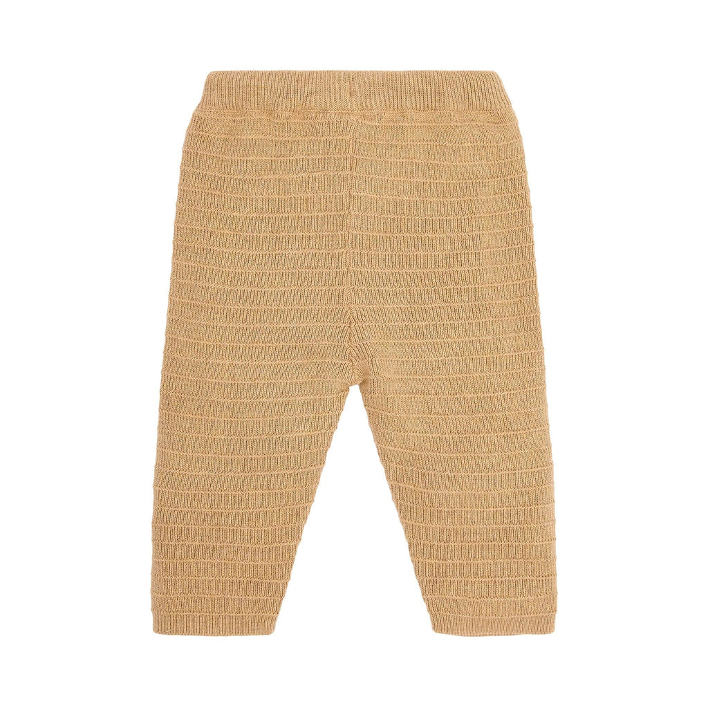 Gebreid babybroekje van Little Dutch in warme zandtint