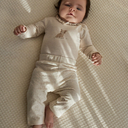 Sfeerbeeld van de Little Dutch Safari Friends legging in de kinderkamer