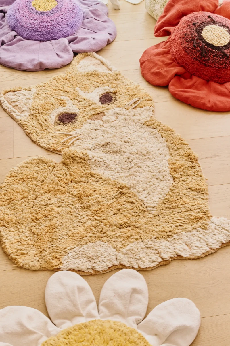 Lorena Canals wasbaar tapijt Ginger the Cat in oranje tinten