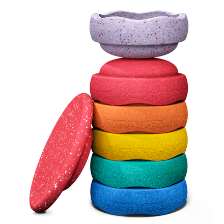 Stapelstein Winter Special Rainbow Set Classic, stenen gestapeld met een lila steen bovenop