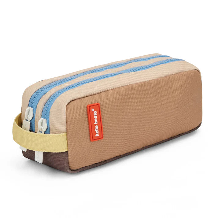 Hello Hossy Pennenzak Mini Walnut bij De Gele Flamingo, schooletui met twee compartimenten
