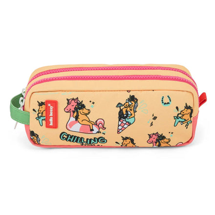 Hello Hossy Pennenzak Unicorn met twee ruime compartimenten voor schoolspullen, bij De Gele Flamingo.