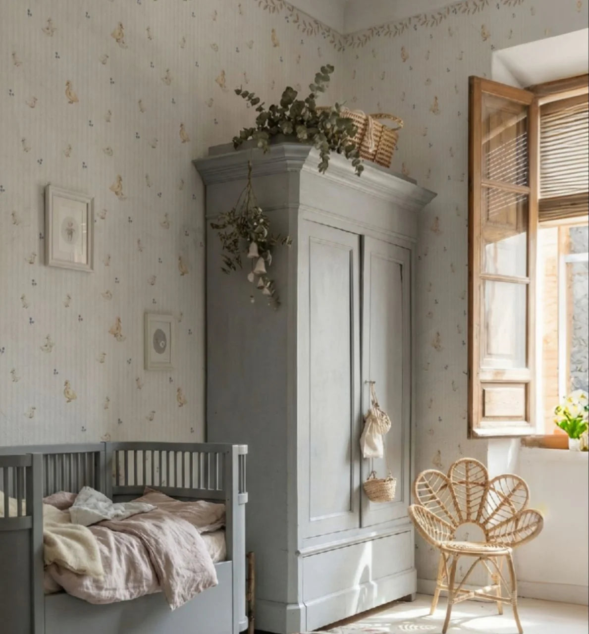 Dekornik behang Ducklings Cute With Ornament voor een unieke kinderkamer, De Gele Flamingo