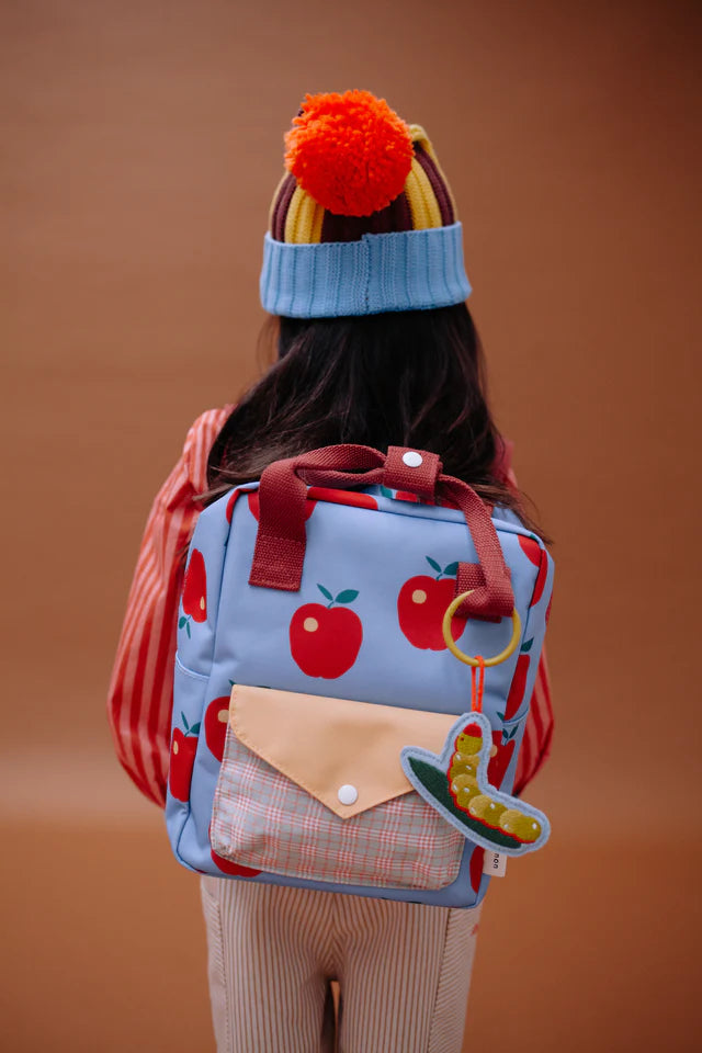 Sticky Lemon rugzak klein Envelope in Apple Grub, compact 20 x 13 x 26 cm, bij De Gele Flamingo