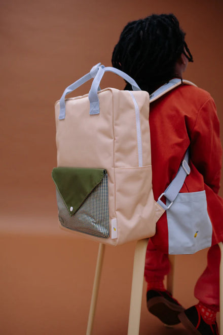 Sticky Lemon rugzak groot Twiggy Beige met naamlabel aan de binnenkant, te koop bij De Gele Flamingo