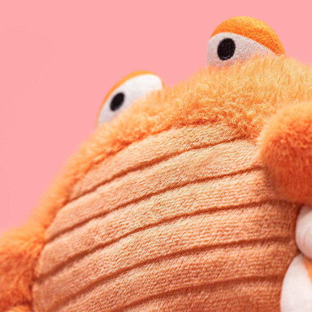 Jellycat Knuffel Pinchsnap Crab in zachte pluche stof, te koop bij De Gele Flamingo.